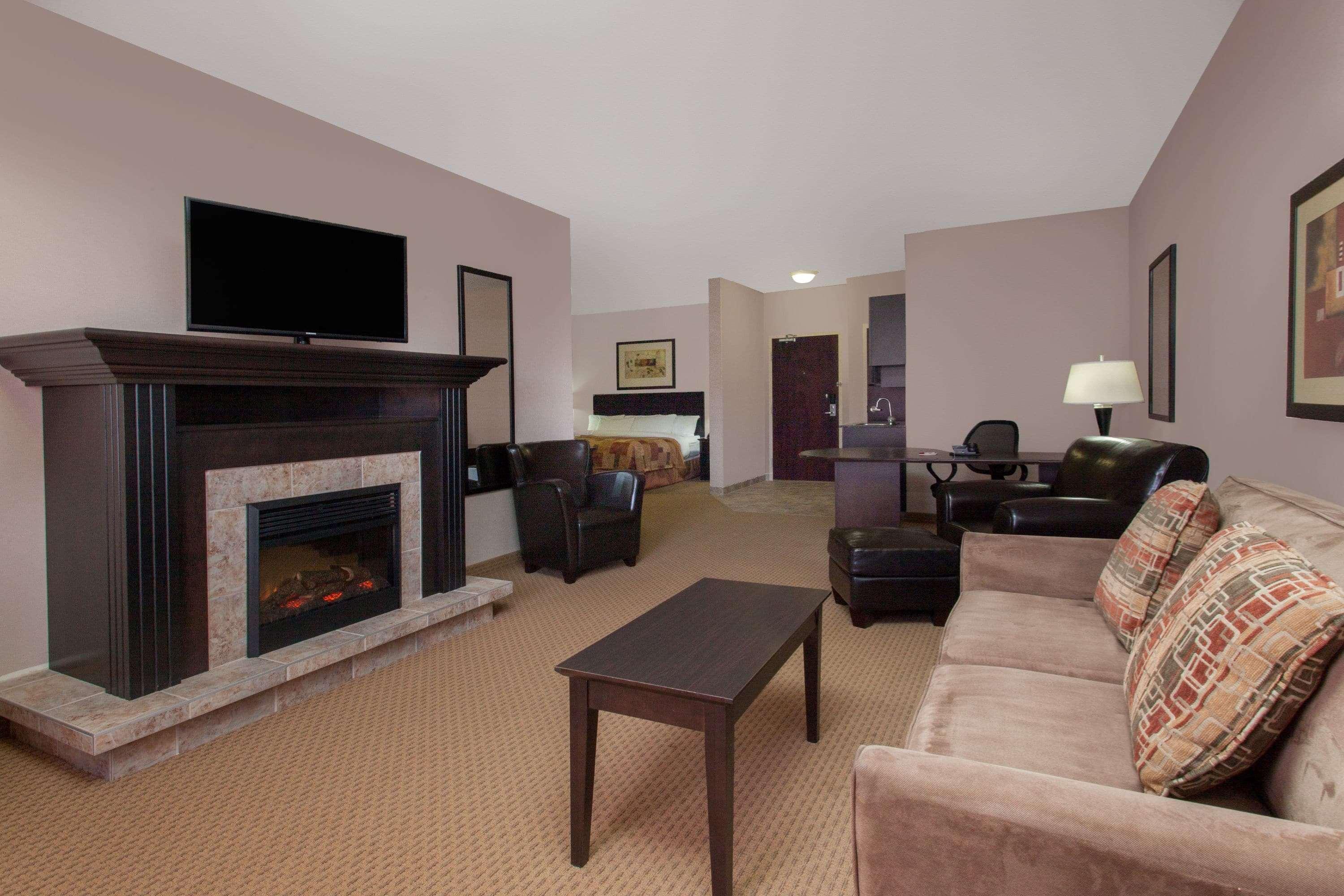 Ramada By Wyndham Brooks Hotel Kültér fotó
