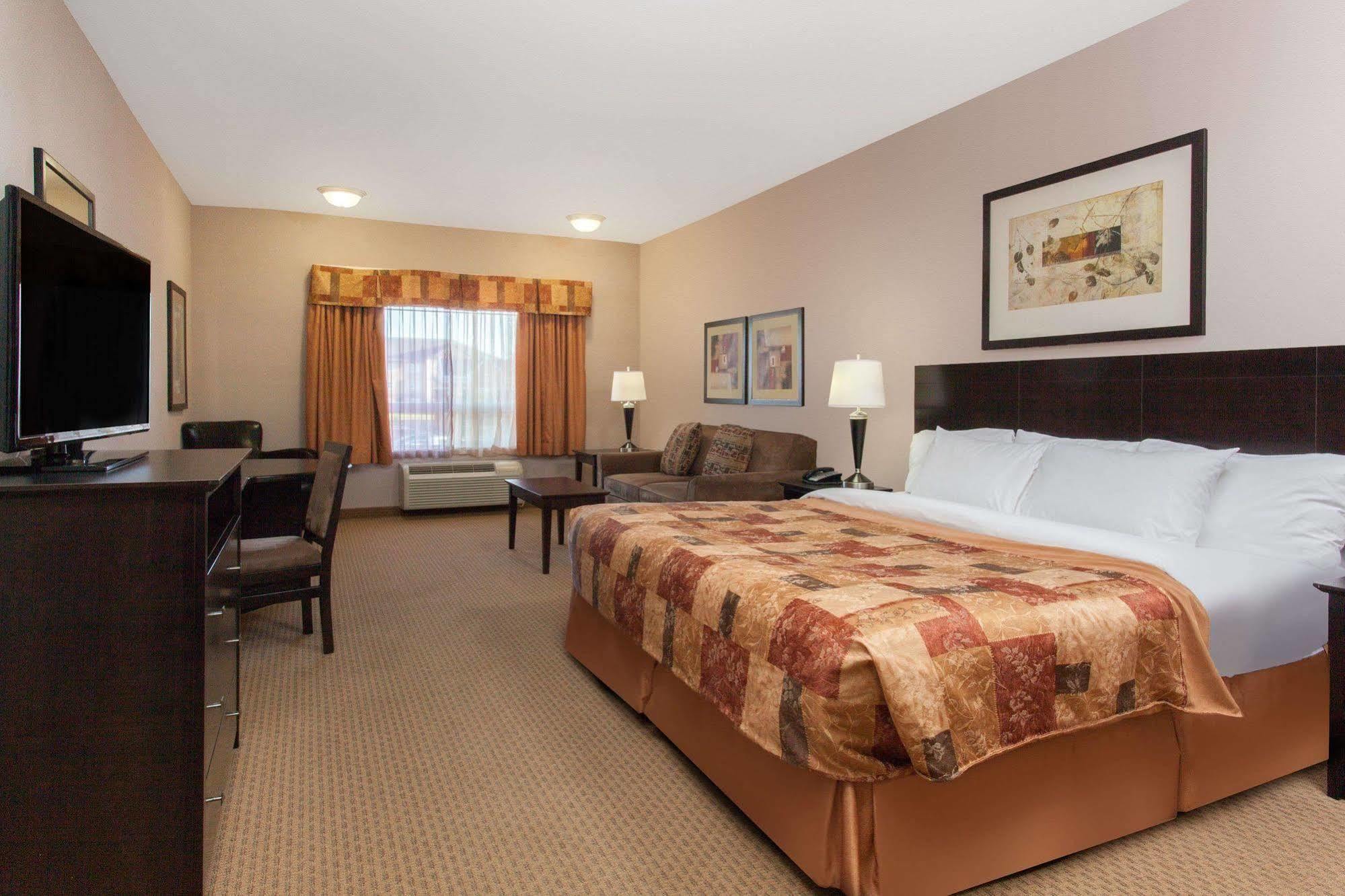Ramada By Wyndham Brooks Hotel Kültér fotó
